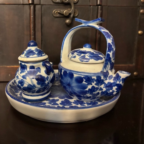 Blue Floral Tea Set - Picture 5 of 13